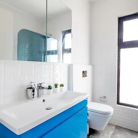 Blue فيلة
